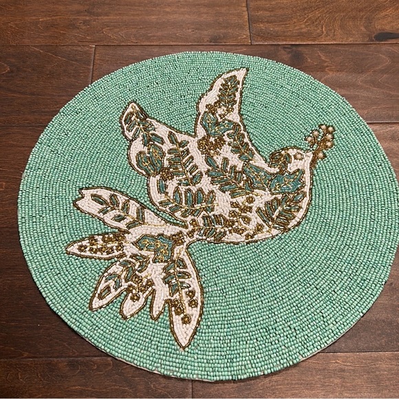 Tahari Beaded Christmas Charger Placemat New Dove Ivory Green Round - Picture 2 of 4